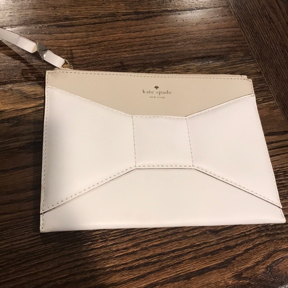 kate spade Handbags - Kate Spade Pouch Clutch